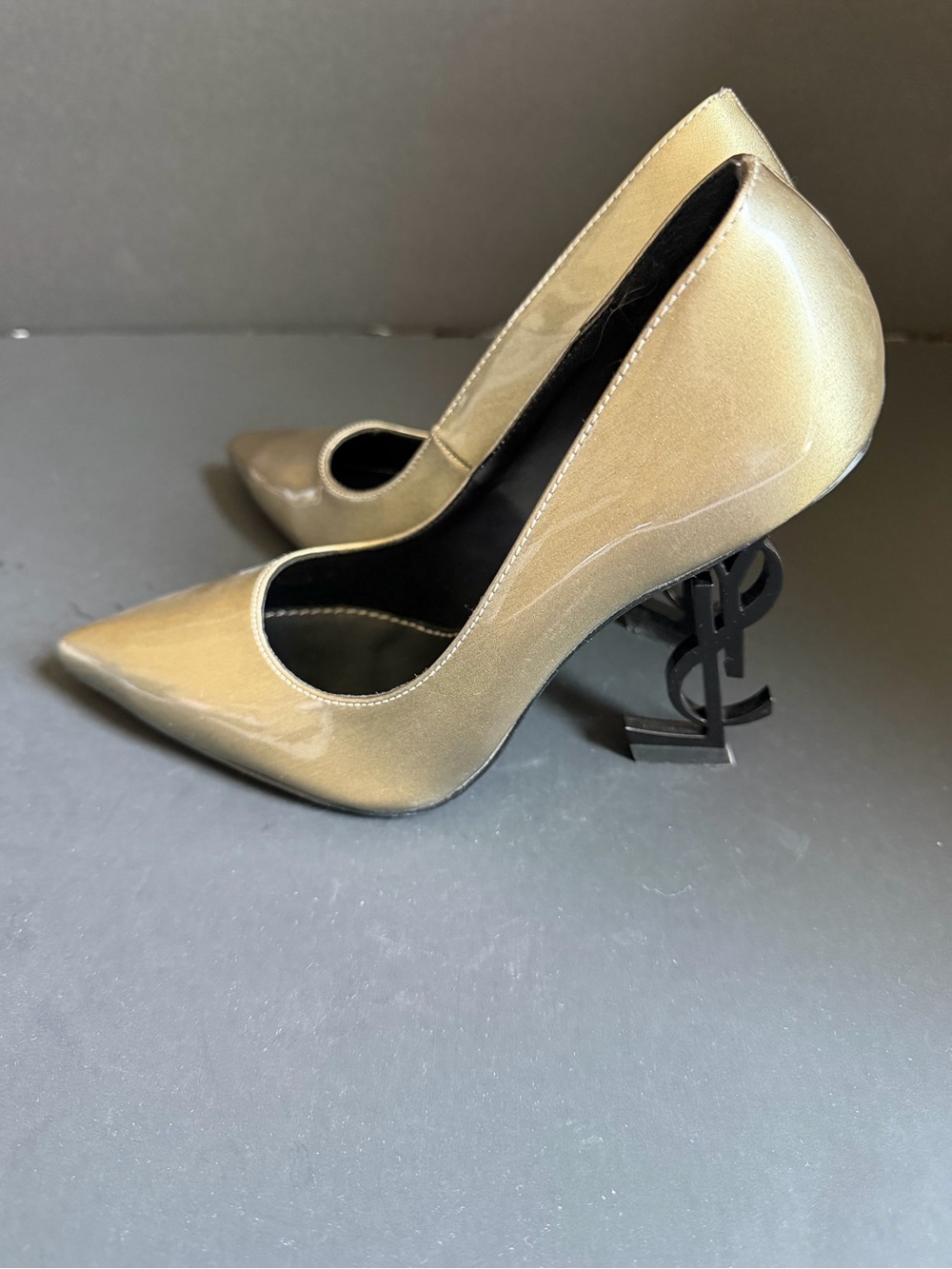 Saint Laurent Patent Leather Pointed-Toe Pumps in Taupe